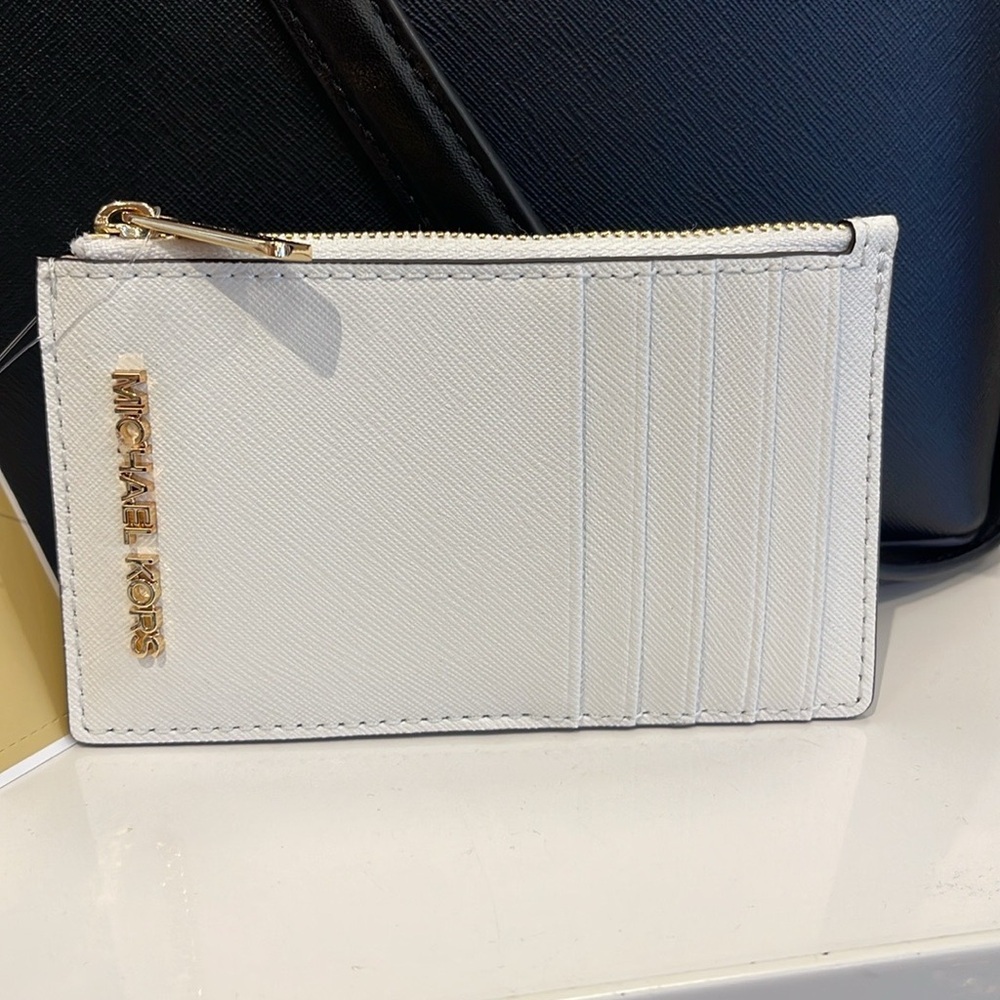 MICHAEL KORS
Jet Set Travel Md Top Zip Leather Card Case Wallet
Optic White - Picture 7 of 16
